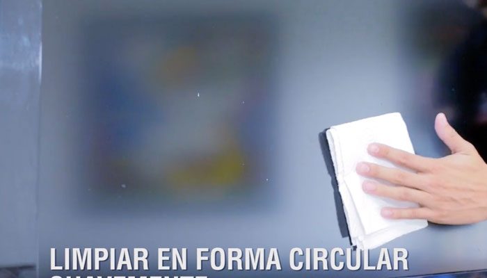 ¿Cómo limpiar apropiadamente tu pantalla?